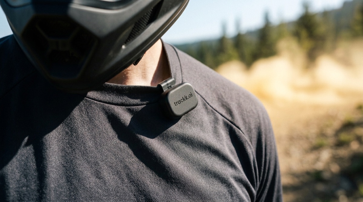 Sensor clipped at the jersey collar